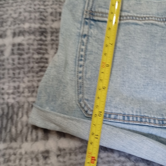 American Eagle Size 10 Light Wash Next Level Stretch Cuffed Denim Jean Shorts - Picture 6 of 7